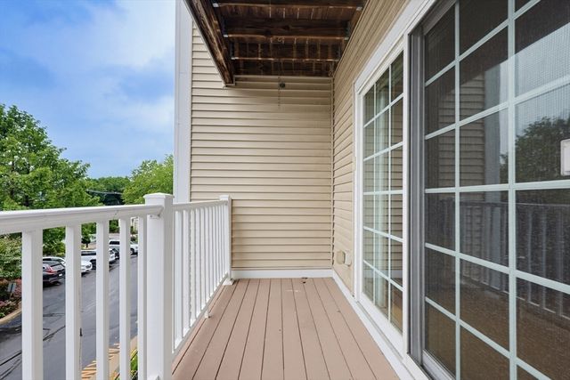 1 Lenox St 205, Norwood, MA 02062
