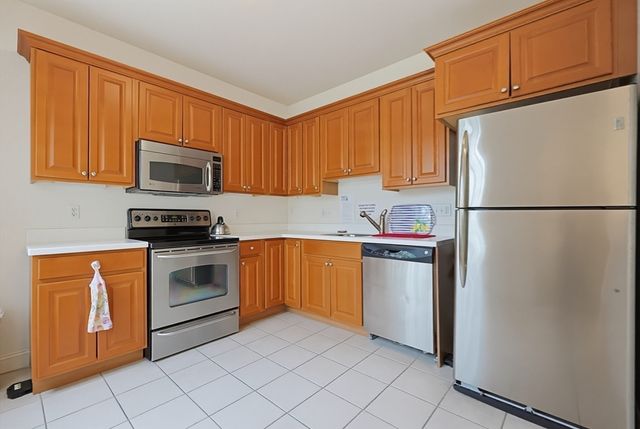 1 Lenox St 205, Norwood, MA 02062