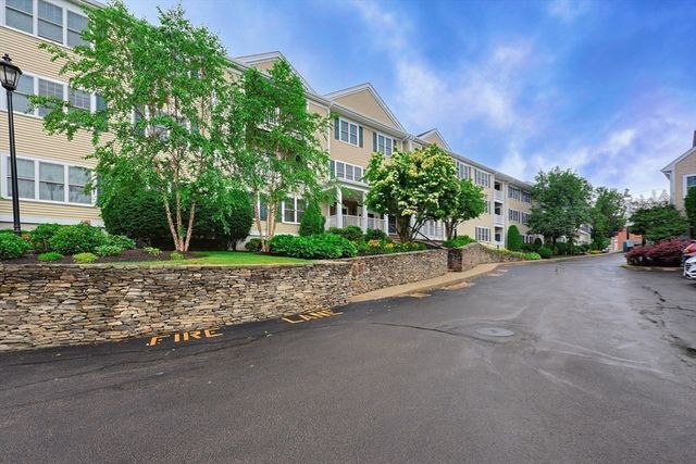 1 Lenox St 205, Norwood, MA 02062