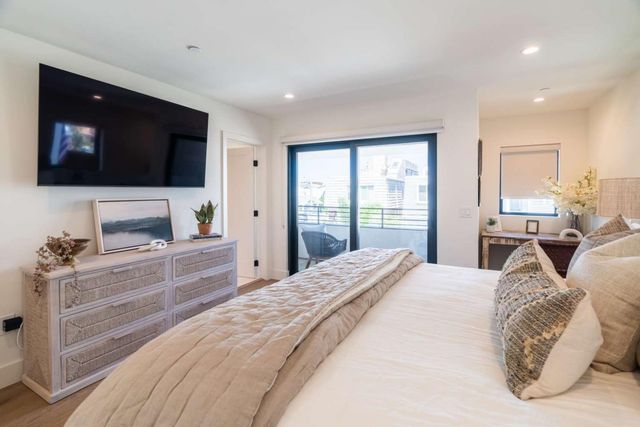 315 E Bay Ave, Newport Beach, CA 92661