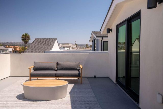 315 E Bay Ave, Newport Beach, CA 92661