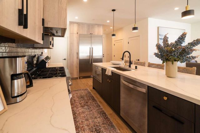 315 E Bay Ave, Newport Beach, CA 92661