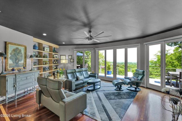 3257 Lands End, New Albany, IN 47150