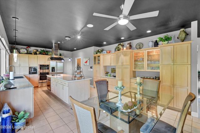 3257 Lands End, New Albany, IN 47150