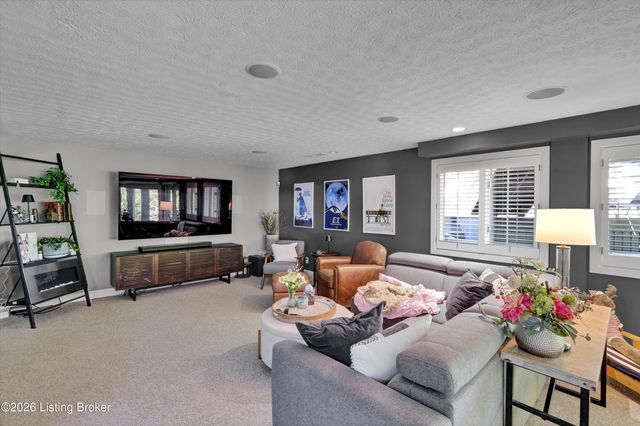 3257 Lands End, New Albany, IN 47150
