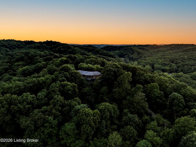 3257 Lands End, New Albany, IN 47150