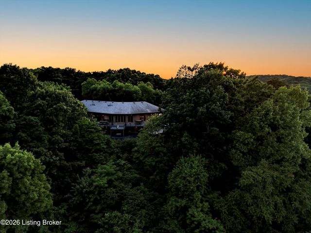 3257 Lands End, New Albany, IN 47150