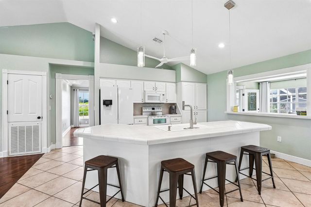 408 HOLLOWAY ROAD, Plant City, FL 33567