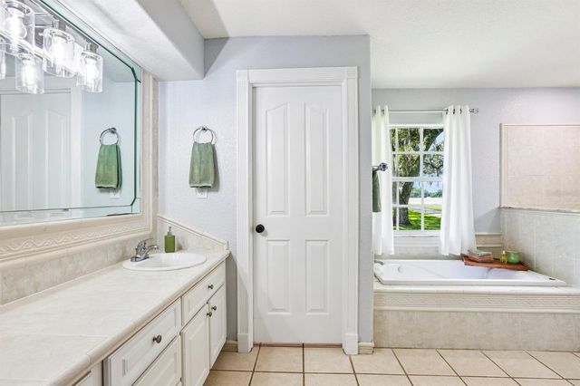 408 HOLLOWAY ROAD, Plant City, FL 33567