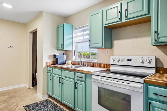 408 HOLLOWAY ROAD, Plant City, FL 33567
