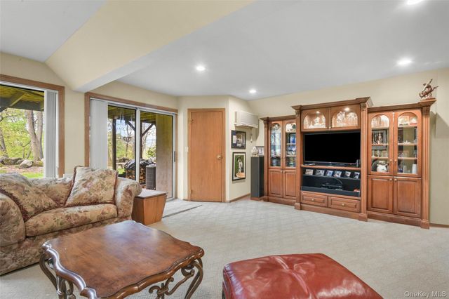 27 Top Of The Ridge D9, Mamaroneck, NY 10543