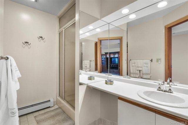 27 Top Of The Ridge D9, Mamaroneck, NY 10543