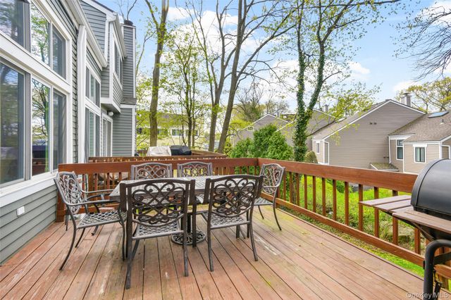 27 Top Of The Ridge D9, Mamaroneck, NY 10543