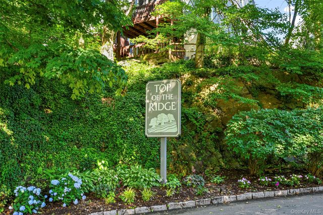 27 Top Of The Ridge D9, Mamaroneck, NY 10543