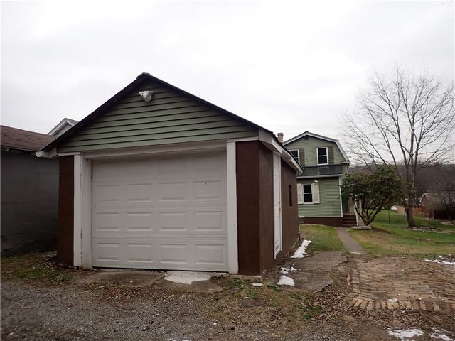 3517 W 3rd Ave, West Mayfield, PA 15010