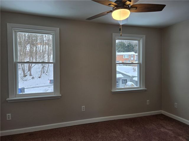 3517 W 3rd Ave, West Mayfield, PA 15010