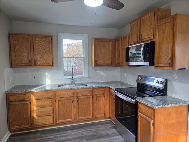 3517 W 3rd Ave, West Mayfield, PA 15010