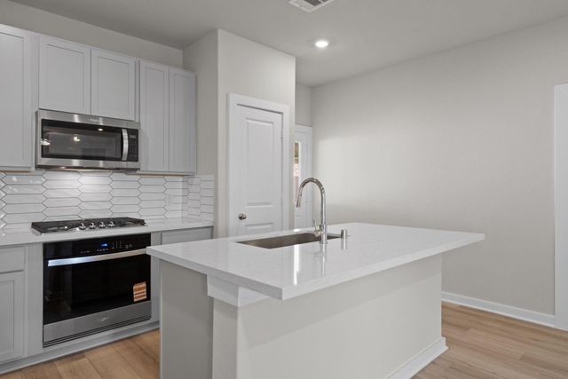 12211 Ridge Top Drive, Conroe, TX 77304