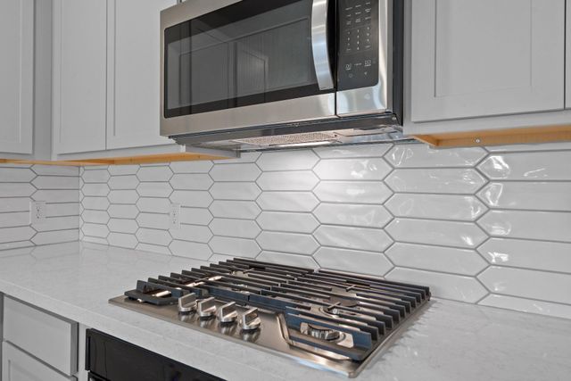 12211 Ridge Top Drive, Conroe, TX 77304