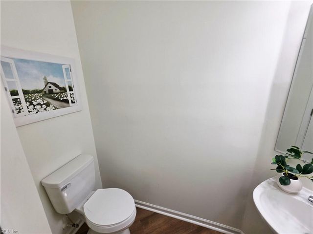 800 Oak Springs CT, Newport News, VA 23602