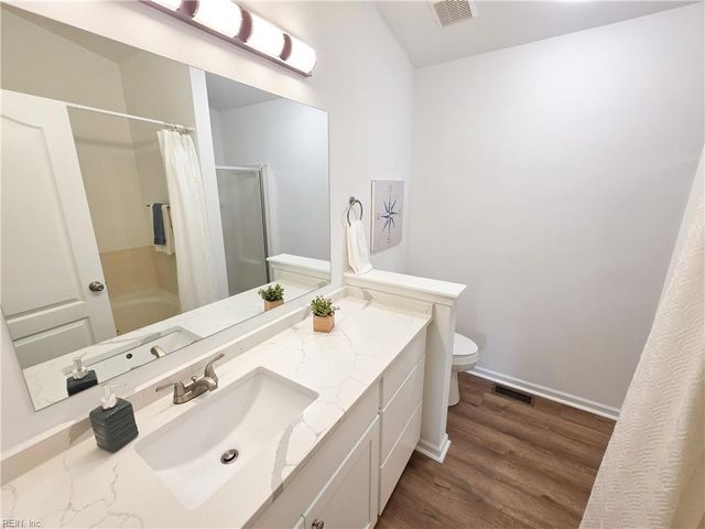 800 Oak Springs CT, Newport News, VA 23602