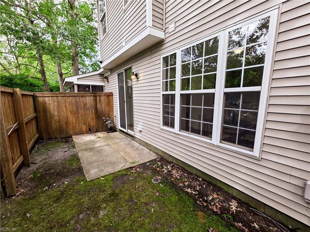 800 Oak Springs CT, Newport News, VA 23602