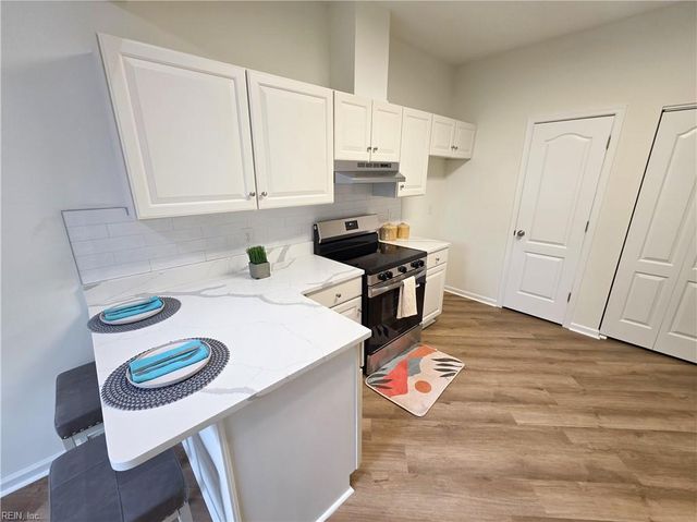 800 Oak Springs CT, Newport News, VA 23602