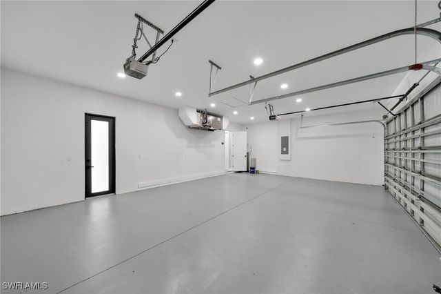 423 NW 6th TER, Cape Coral, FL 33993