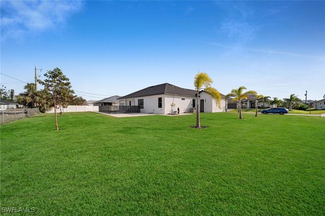 423 NW 6th TER, Cape Coral, FL 33993