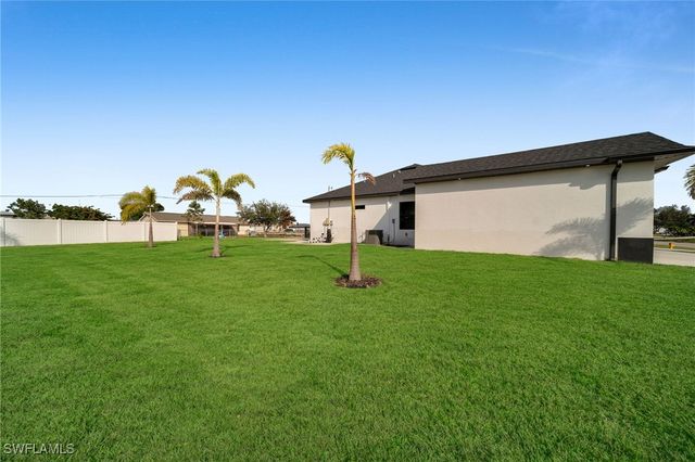 423 NW 6th TER, Cape Coral, FL 33993