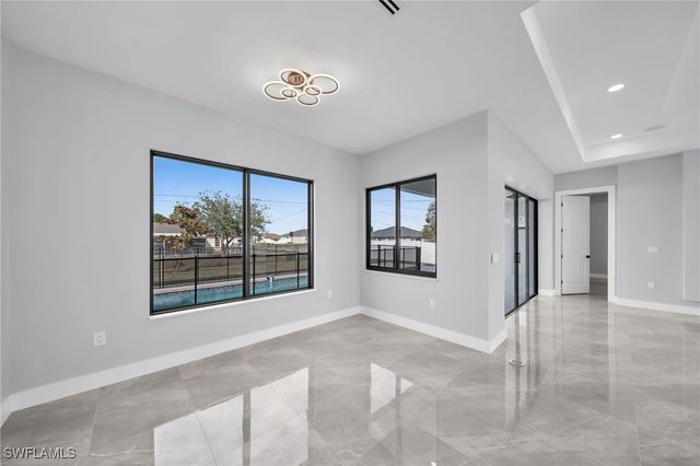 423 NW 6th TER, Cape Coral, FL 33993