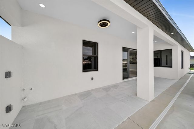 423 NW 6th TER, Cape Coral, FL 33993