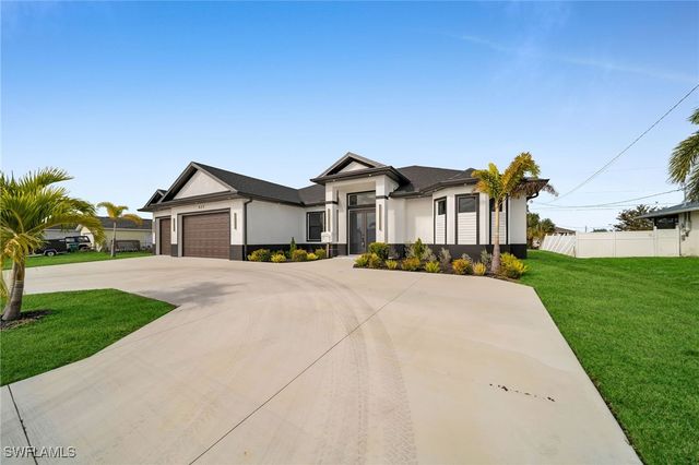 423 NW 6th TER, Cape Coral, FL 33993