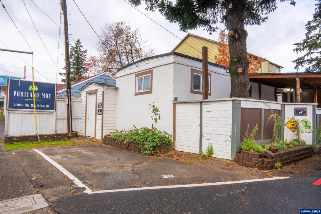 11803 SE Division St 38, Portland, OR 97209