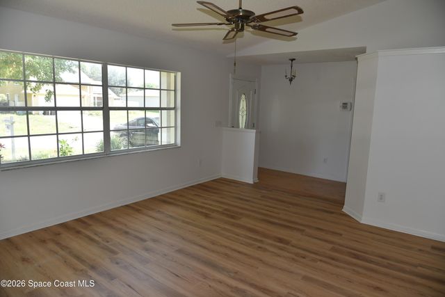 988 Hunt Street NW, Palm Bay, FL 32907