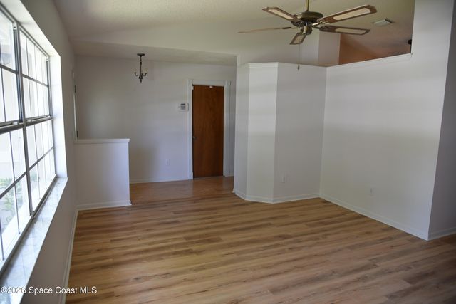 988 Hunt Street NW, Palm Bay, FL 32907