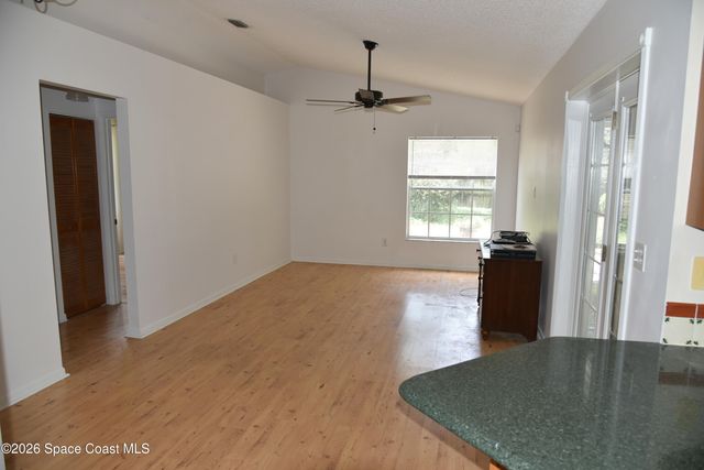 988 Hunt Street NW, Palm Bay, FL 32907