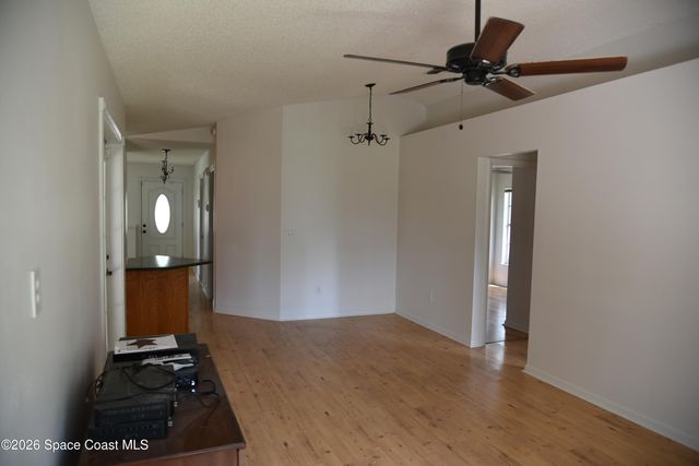 988 Hunt Street NW, Palm Bay, FL 32907