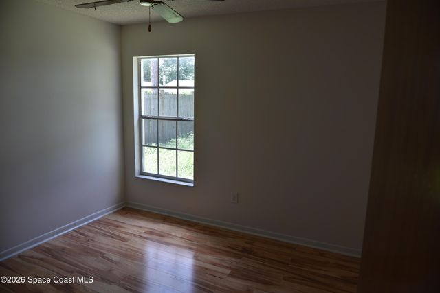 988 Hunt Street NW, Palm Bay, FL 32907