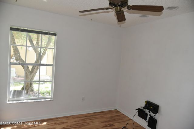 988 Hunt Street NW, Palm Bay, FL 32907