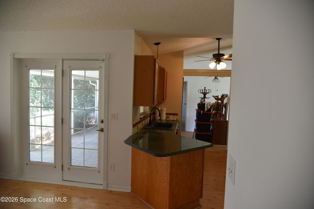 988 Hunt Street NW, Palm Bay, FL 32907