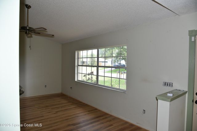 988 Hunt Street NW, Palm Bay, FL 32907