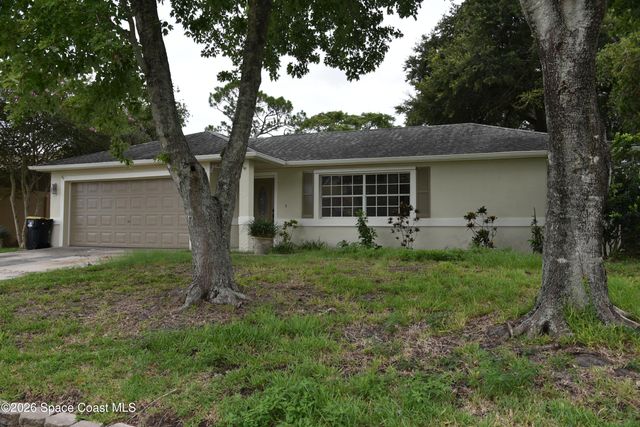988 Hunt Street NW, Palm Bay, FL 32907