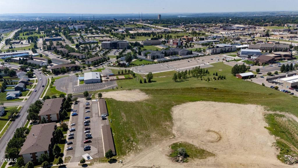 3500 Idaho Drive, Bismarck, ND 58503