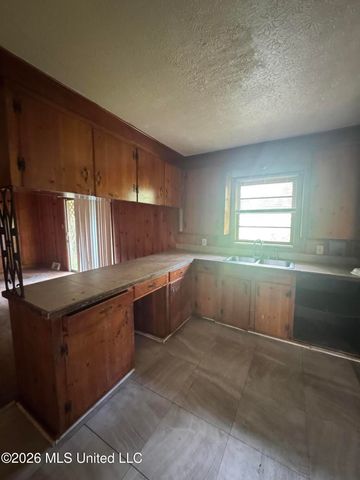 245 Shady Circle, Jackson, MS 39204