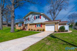 7607 Peacock Drive, Huntsville, AL 35802