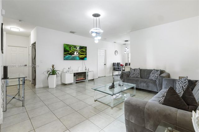 2741 NE 4th St 103, Homestead, FL 33033