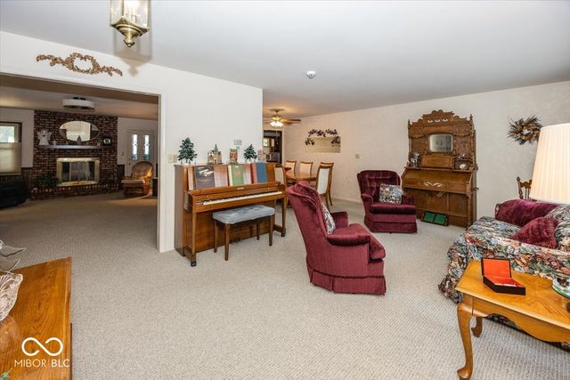 809 Deerfield Road, Anderson, IN 46012