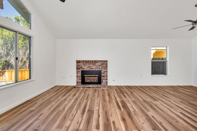 760 Meadowlark Ave, Los Banos, CA 93635