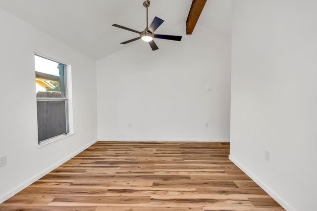 760 Meadowlark Ave, Los Banos, CA 93635